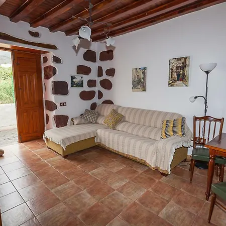 La Casa Baja منزل ريفي Santa Lucia