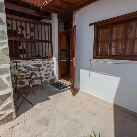 La Casa Baja منزل ريفي Santa Lucia